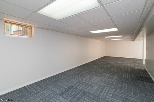 Building Photo - 5 Hansom Rd