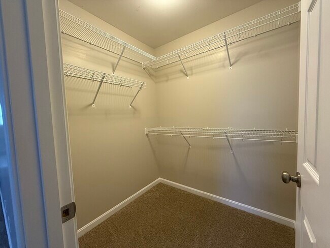 Building Photo - Single Family Home