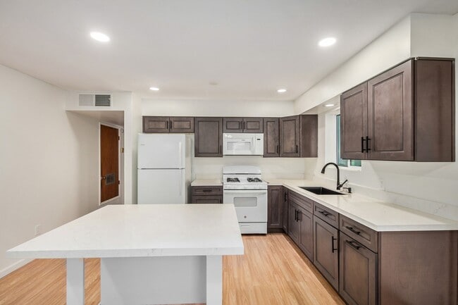 Building Photo - Charming Updated 3 Bed/2 Bath Home in North Central Phoenix