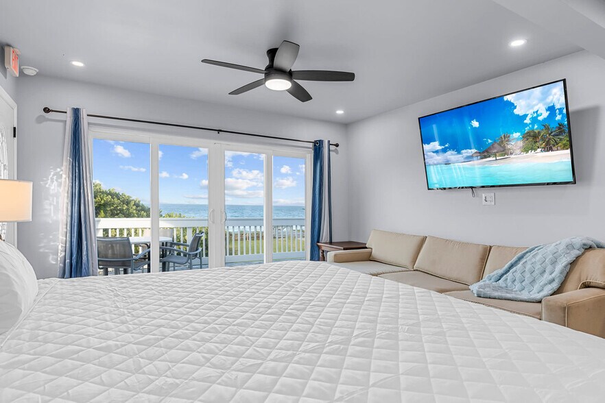 Building Photo - 6403 S Hwy A1A