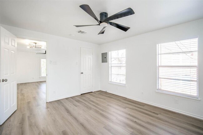 Building Photo - 2601 Rosedale St