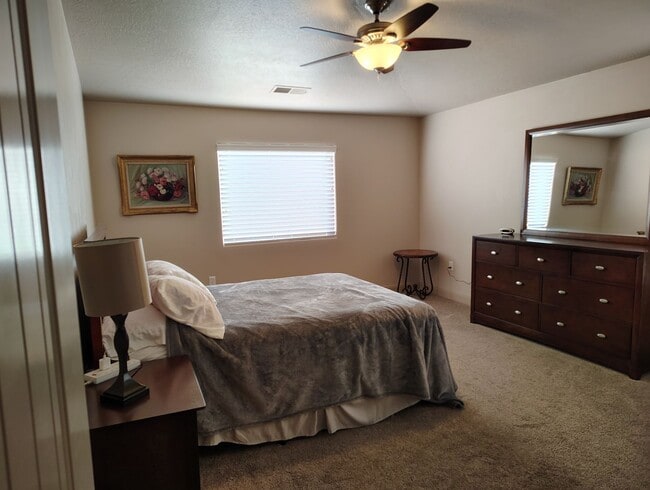 Building Photo - Cozy 3 Bedroom, 2 Bathroom Home in Washington!