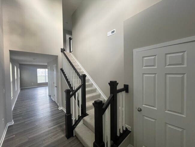 Building Photo - 7269 Cutler Dr