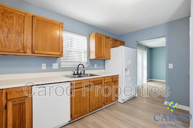 Building Photo - 2713 Daffodil Dr