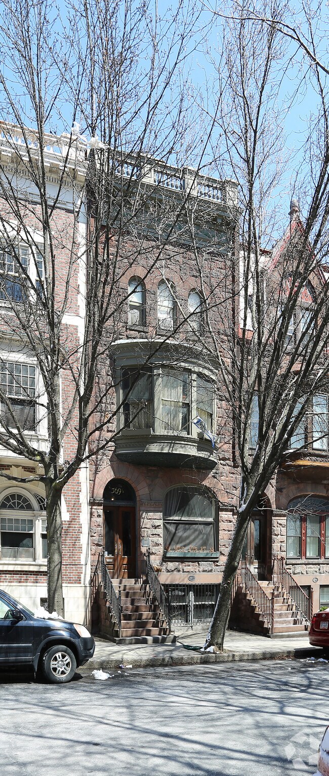 Building Photo - 369 1/2 State St