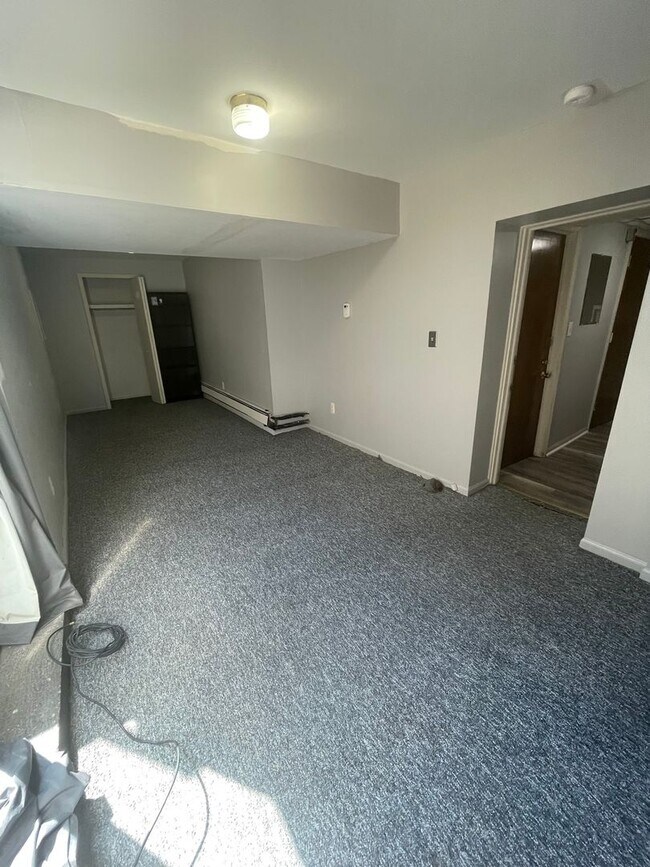 Building Photo - 725 Church St