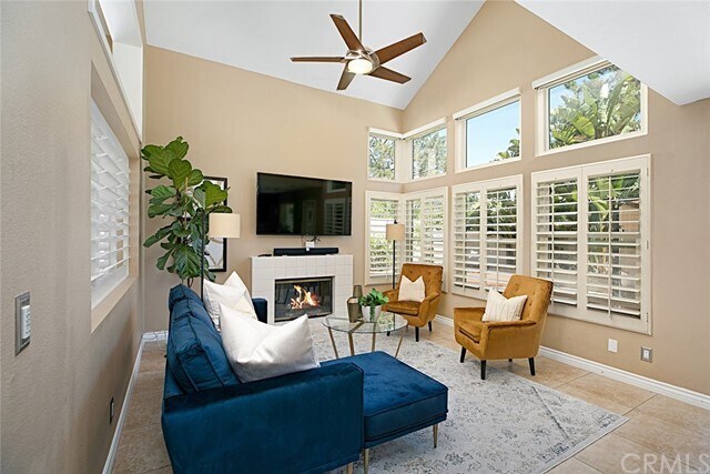 Building Photo - 23 Las Cruces