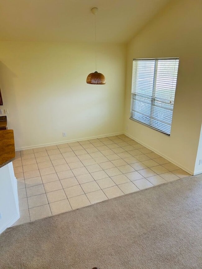 Building Photo - VICTORIA PARK 2-Story - 4 bedroom 2.5 bath 2 car garage AVAILABLE NOW - contact Karen Guardino, R...