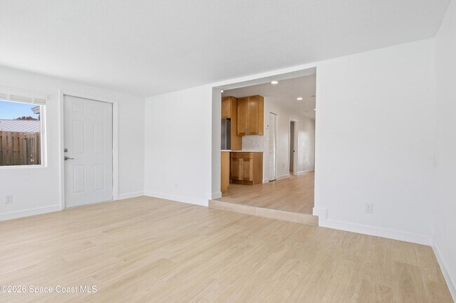 Building Photo - 2076 Abalone Ave