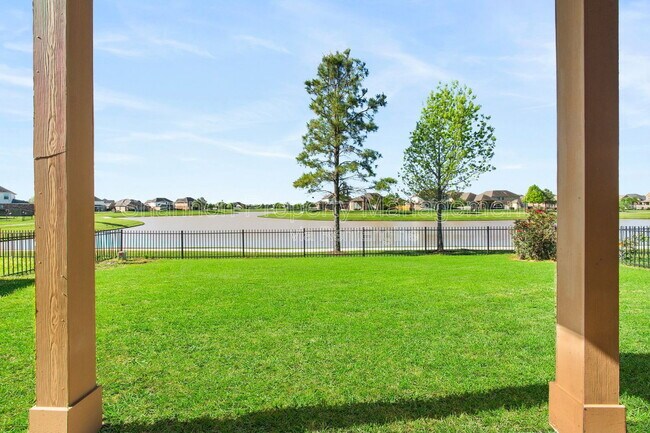 Building Photo - 9430 Harmony Lake Ln