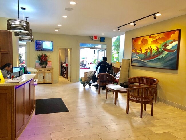Building Photo - Century West 2 bedroom 2 bathroom 1 covere...