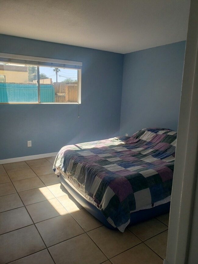 Building Photo - 3560 N Tucson Blvd