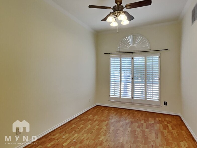 Building Photo - 2305 Leafy Glen Ct