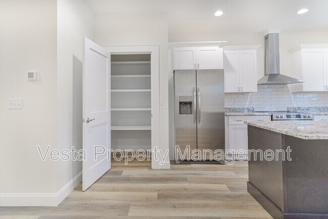 Building Photo - 39 Belmont Ave