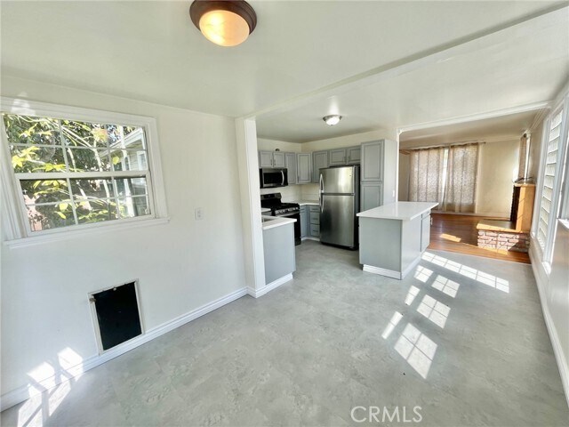 Building Photo - 2111 San Francisco Ave
