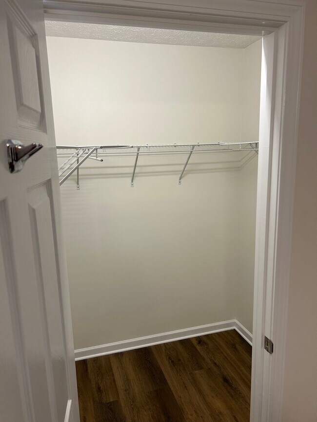 Building Photo - Now available:  Three bedroom, 1.5 bath home in Maryville City