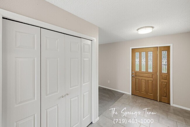 Building Photo - 3625 E Wade Ln