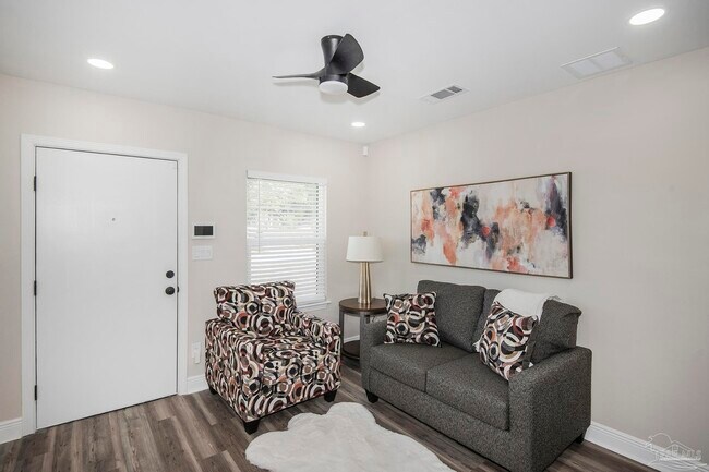 Building Photo - 3081 N 16th Ave