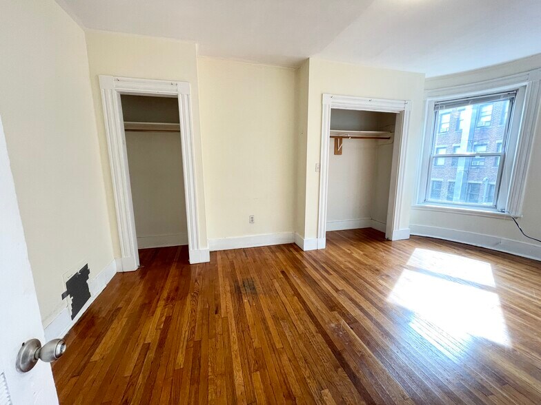 Building Photo - 76 Saint Stephen St