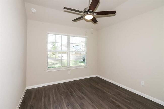 Building Photo - 5610 Briana Dee Dr