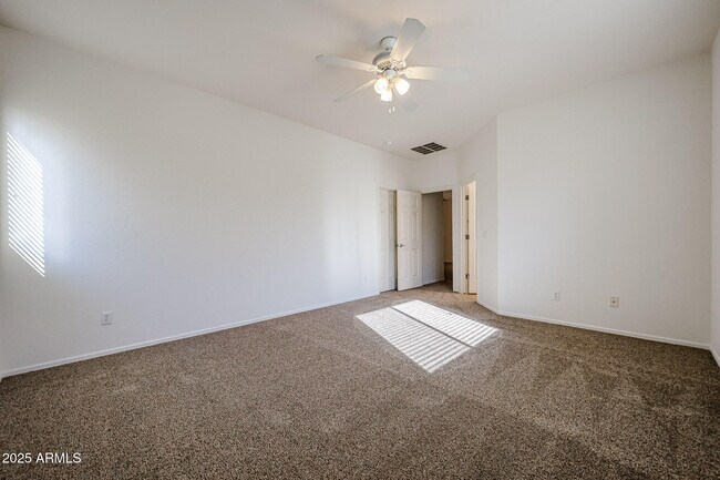 Building Photo - 45449 Alamendras St