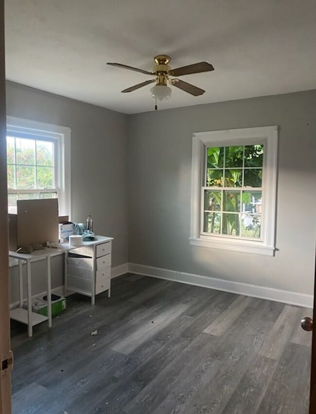 Building Photo - Charming Bungalow in Old Hickory/ Rayon City, Fenced Yard