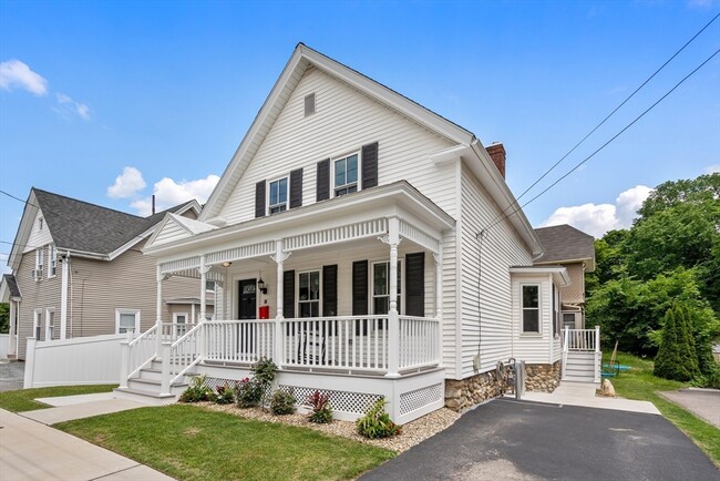 Building Photo - 16 Devens St