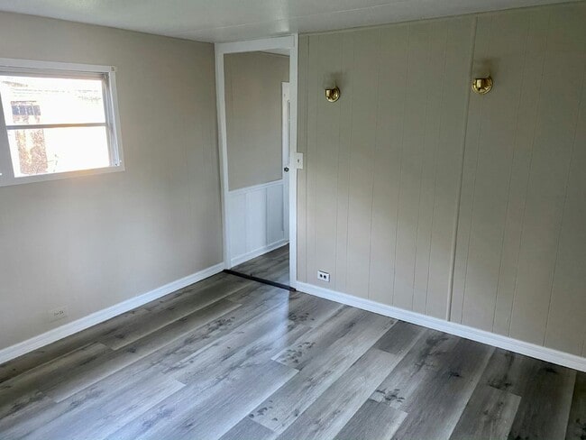 Building Photo - 1910 Enterprise Ave