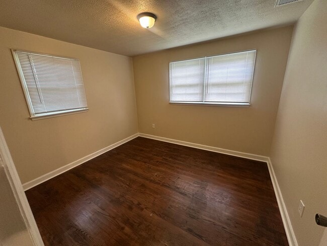 Building Photo - 1307 Drew Ave