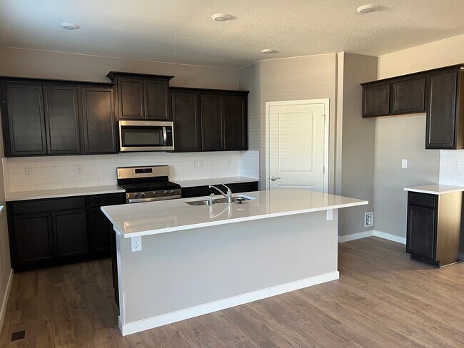 Building Photo - 4503 Kingswood Dr
