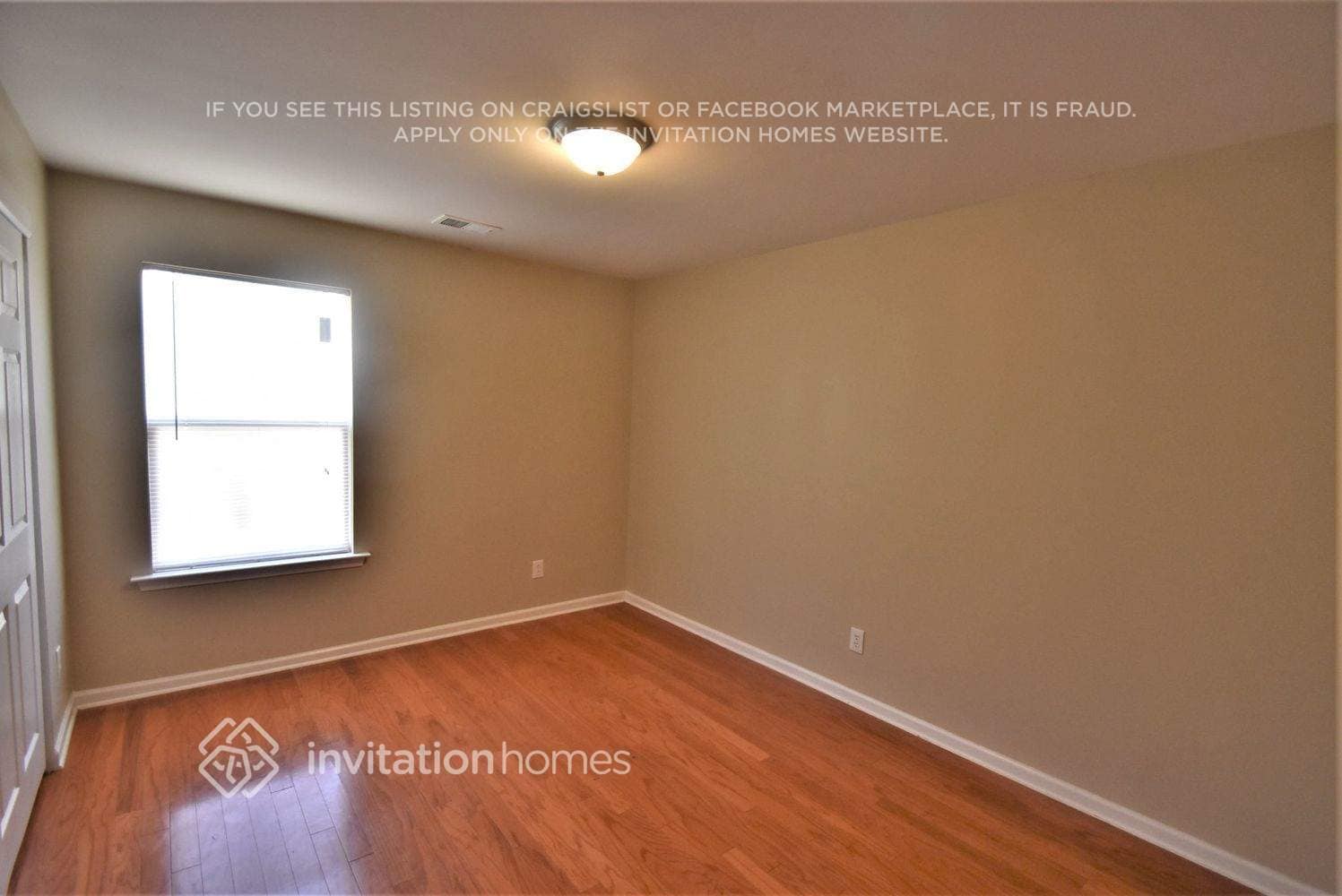 Building Photo - 2943 Edgewater St SW