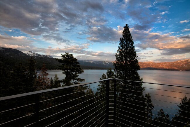 Building Photo - Architectural gem