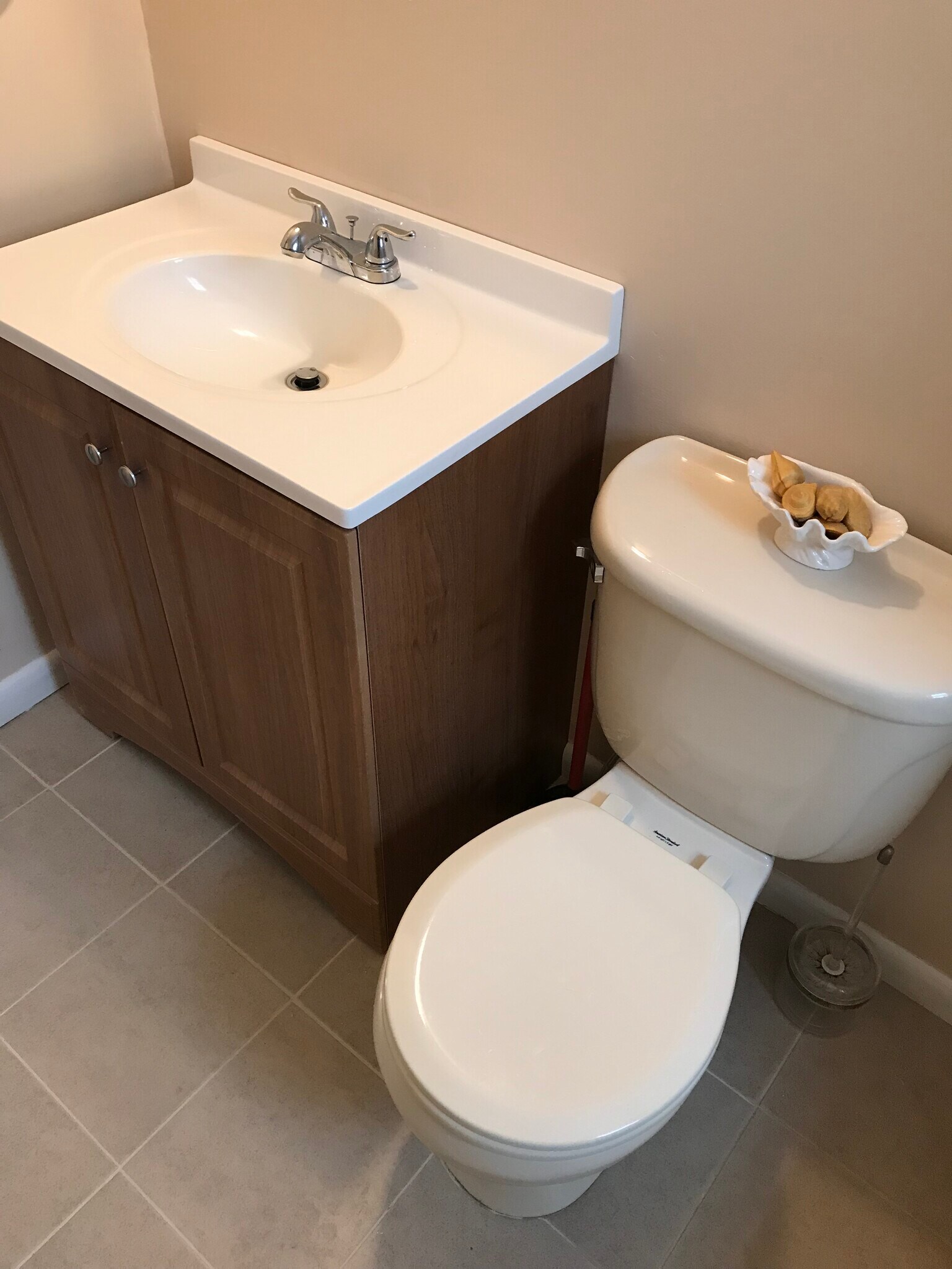 Full Bathroom - 88 Belair Dr