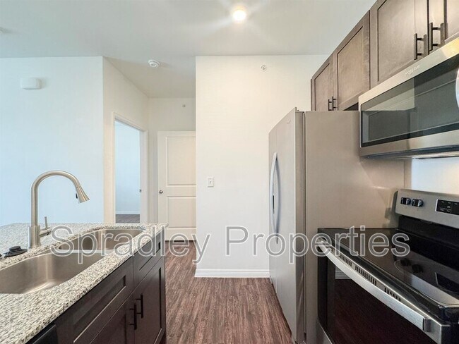 Building Photo - 1124 W Ave O