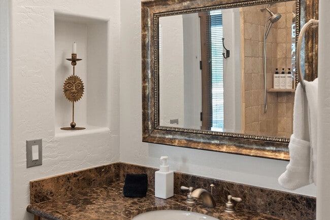 Building Photo - 6708 E Calle de Las Estrellas Rd