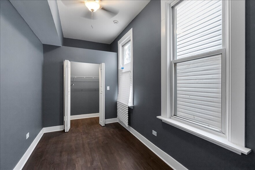 Building Photo - 2108 S Homan Ave