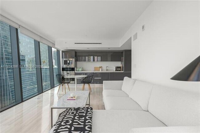 Building Photo - 1451 Brickell Ave