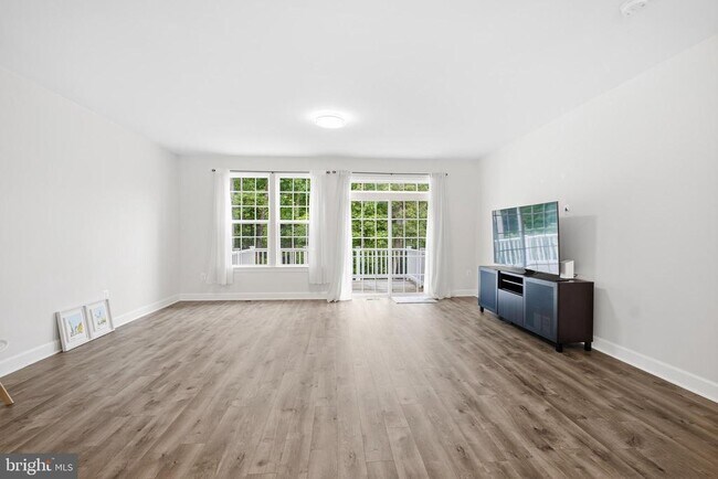 Building Photo - 6073 Camerons Ferry Dr