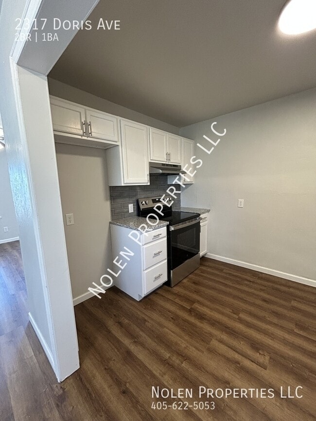 Building Photo - 2317 Doris Ave