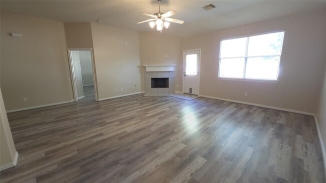 Building Photo - 24503 Lakecrest Bend Dr