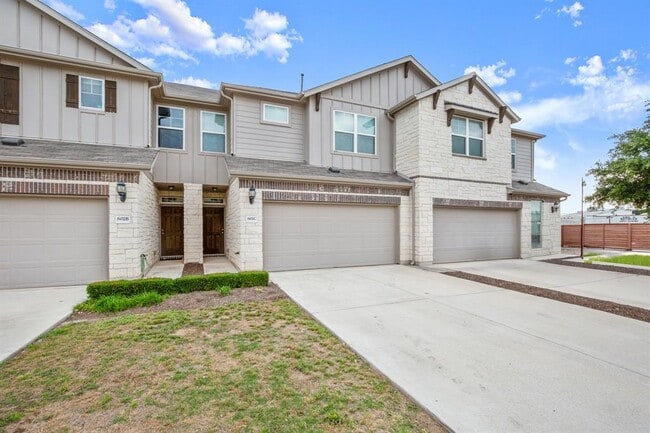Primary Photo - 602 Caterpillar Ln