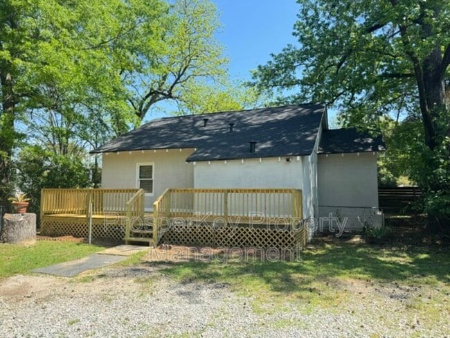 Building Photo - 3915 Woodruff Rd