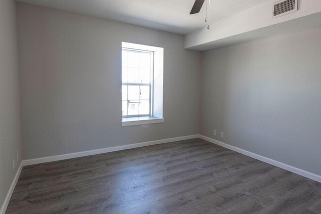 Building Photo - 3408 Balboa Ln