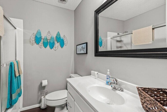 Building Photo - 6 Dogwood Dr