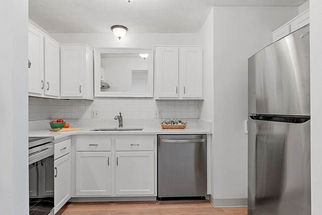 Building Photo - 272 Albion St