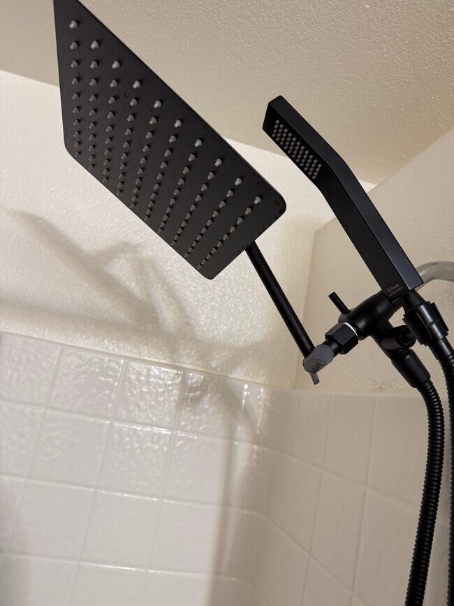 Building Photo - 8250 N Grand Canyon Dr