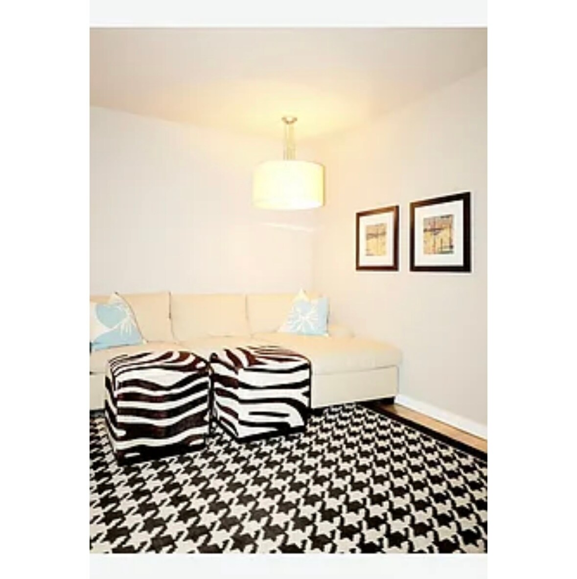 Building Photo - 1900 S River Dr