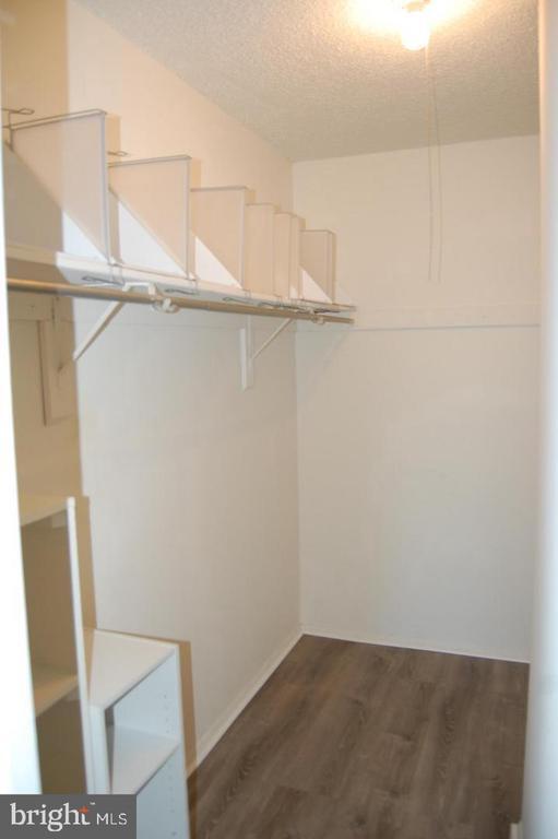 Building Photo - 1225 Martha Custis Dr