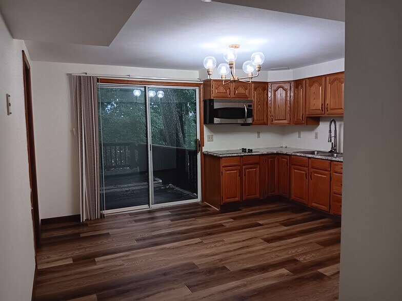 Building Photo - 530 Beacon Point Ln
