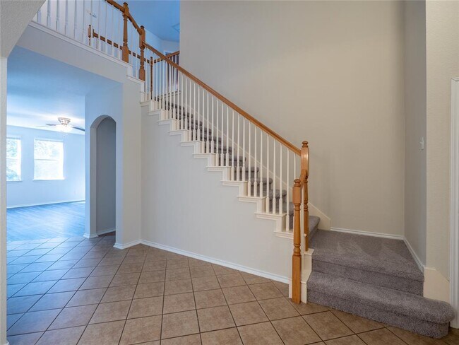 Building Photo - 1710 Lomita Dr